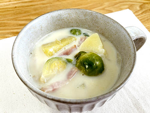 芽キャベツの豆乳味噌スープ