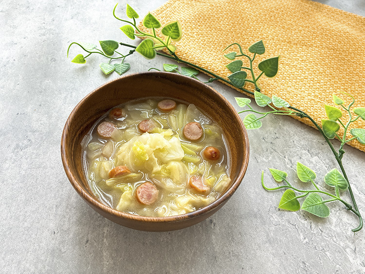 キャベツとウインナーのバターコンソメ煮