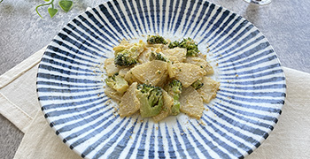 大根とブロッコリーの味噌マヨ炒め